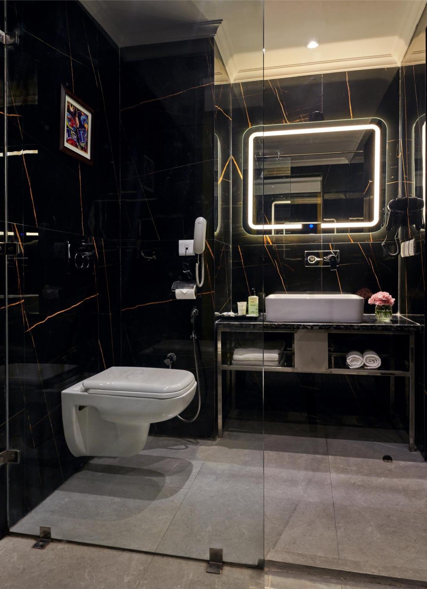 Deventure Sarovar Portico Patel Nagar Nueva Delhi Exterior foto