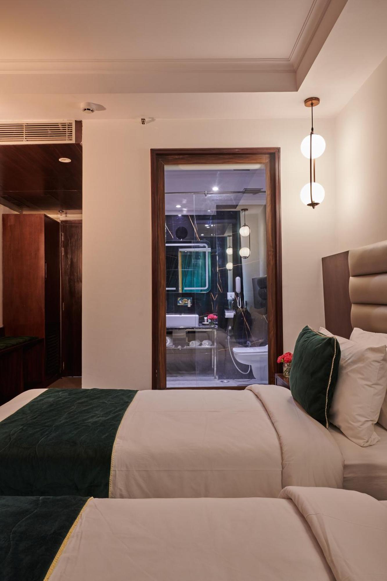 Deventure Sarovar Portico Patel Nagar Nueva Delhi Exterior foto